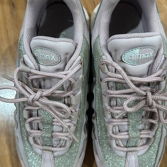 Nike AirMax, mauve color with glitter - Picture 3 of 7